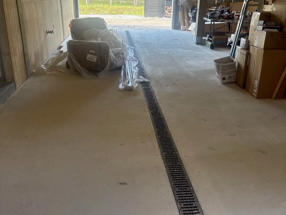 Workshop Garage in Palm Beach County before coating